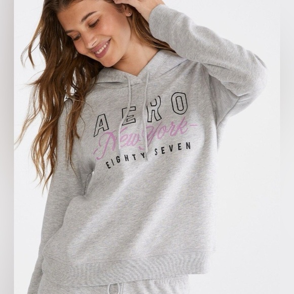 Aeropostale Tops - Aeropostale women’s large Light Gray Hoodie